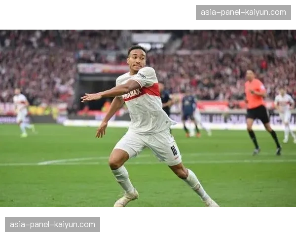 勒沃库森4-0大胜圣保利保持四轮不败，波库传射建功展现进攻火力